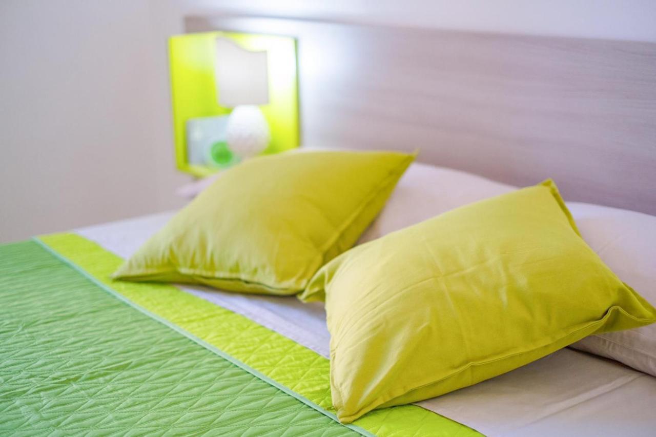 سانتو ستيفانو دي كاماسترا The Palace B&B And Apartments المظهر الخارجي الصورة
