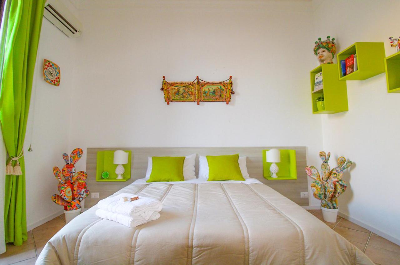 سانتو ستيفانو دي كاماسترا The Palace B&B And Apartments المظهر الخارجي الصورة