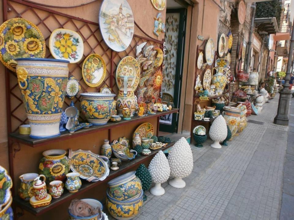 سانتو ستيفانو دي كاماسترا The Palace B&B And Apartments المظهر الخارجي الصورة