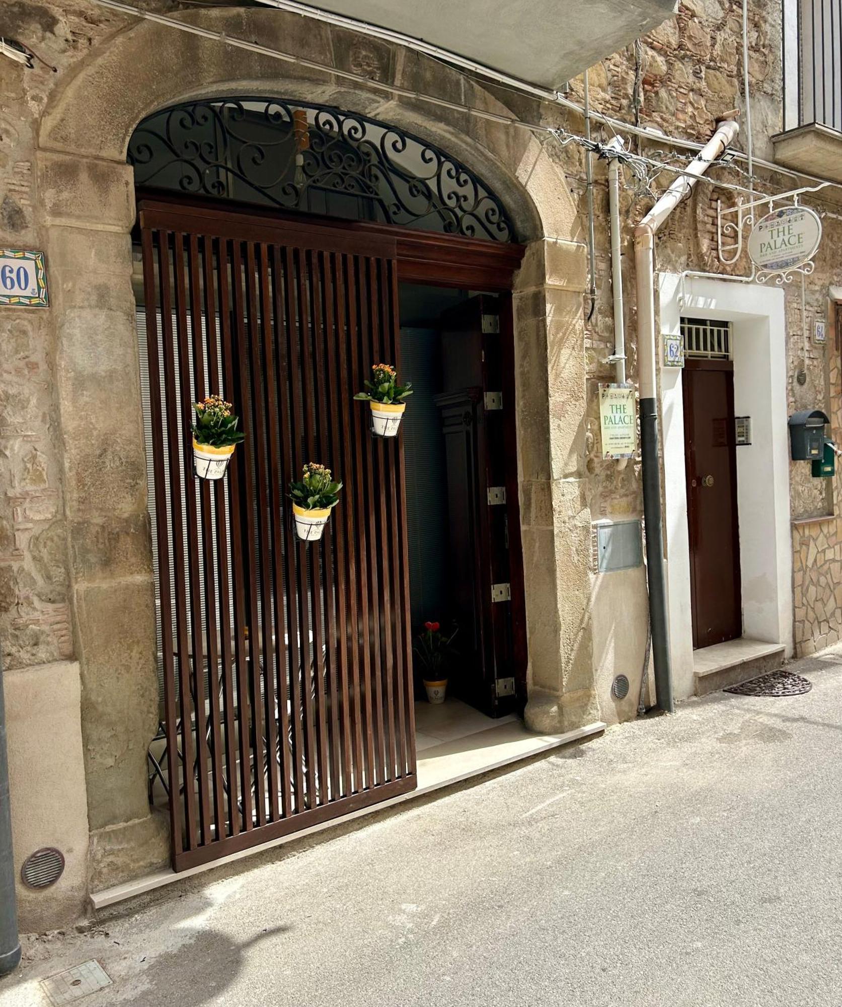 سانتو ستيفانو دي كاماسترا The Palace B&B And Apartments المظهر الخارجي الصورة